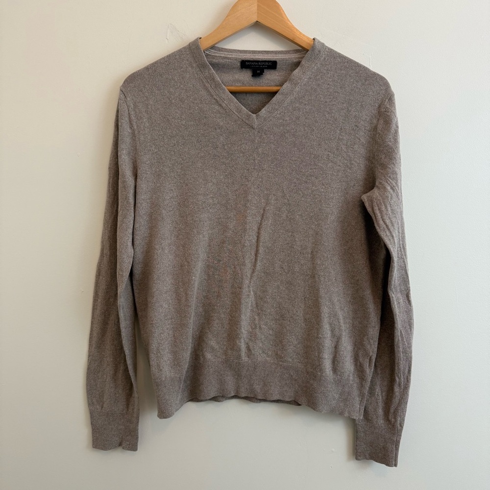 Banana Republic Women's M Gray Silk/Cashmere Blend V-Neck‎ Sweater Quiet Luxury